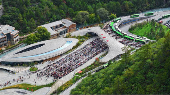 萤火突击国际服 2025最新版截图3